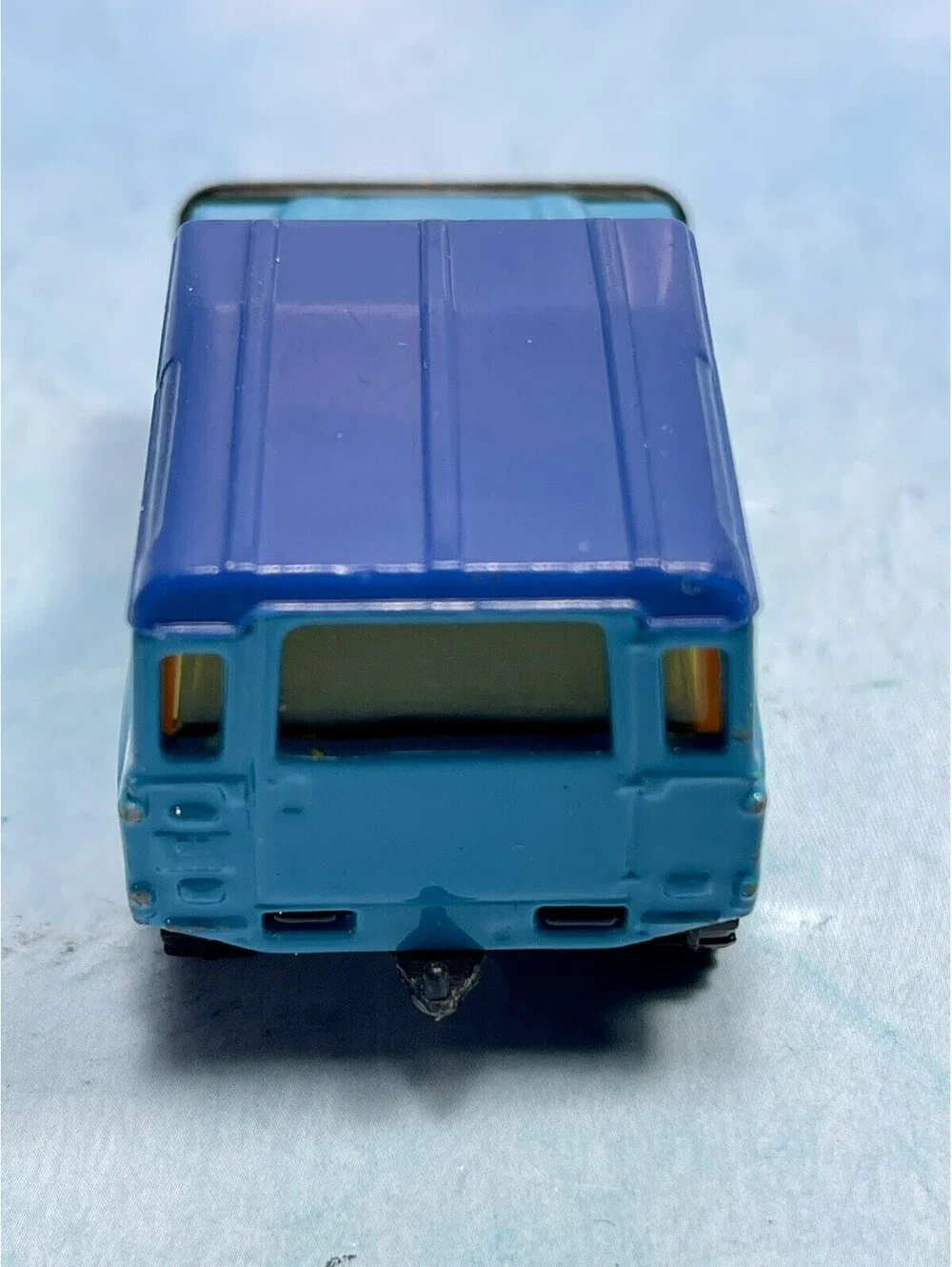 1983-1990 LAND ROVER 90 1/64 SCALE LIMITED COLLECTIBLE DIORAMA DIECAST MODEL CAR